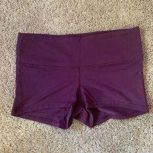 Lululemon Wunder under 2” shorts